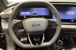 musta Audi Q6 e-tron 2026 kuva 13.