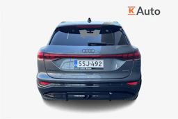 harmaa Audi Q6 e-tron 2026 kuva 3.