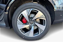 harmaa Audi Q6 e-tron 2026 kuva 9.
