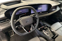 met. harmaa Audi Q6 e-tron 2026 kuva 6.