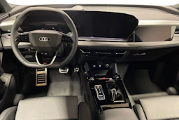 harmaa Audi Q6 e-tron 2026 kuva 7.