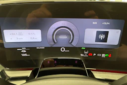 harmaa Audi Q6 e-tron 2026 kuva 13.