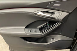 harmaa Audi Q6 e-tron 2026 kuva 14.