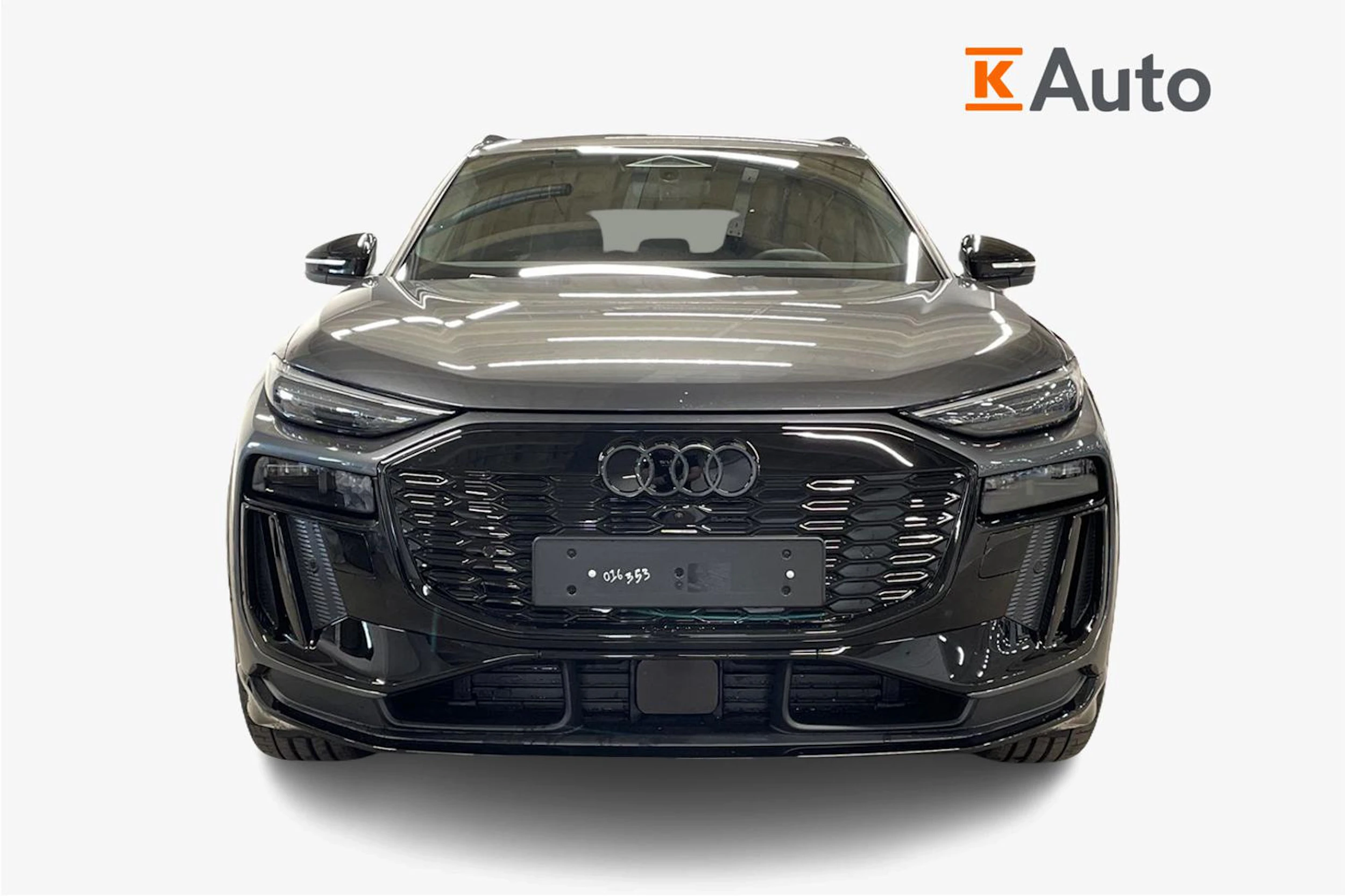 harmaa Audi Q6 e-tron 2026 kuva 4.