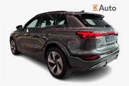harmaa Audi Q6 e-tron 2026 kuva 2.