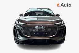 harmaa Audi Q6 e-tron 2026 kuva 4.