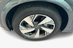 harmaa Audi Q6 e-tron 2026 kuva 9.