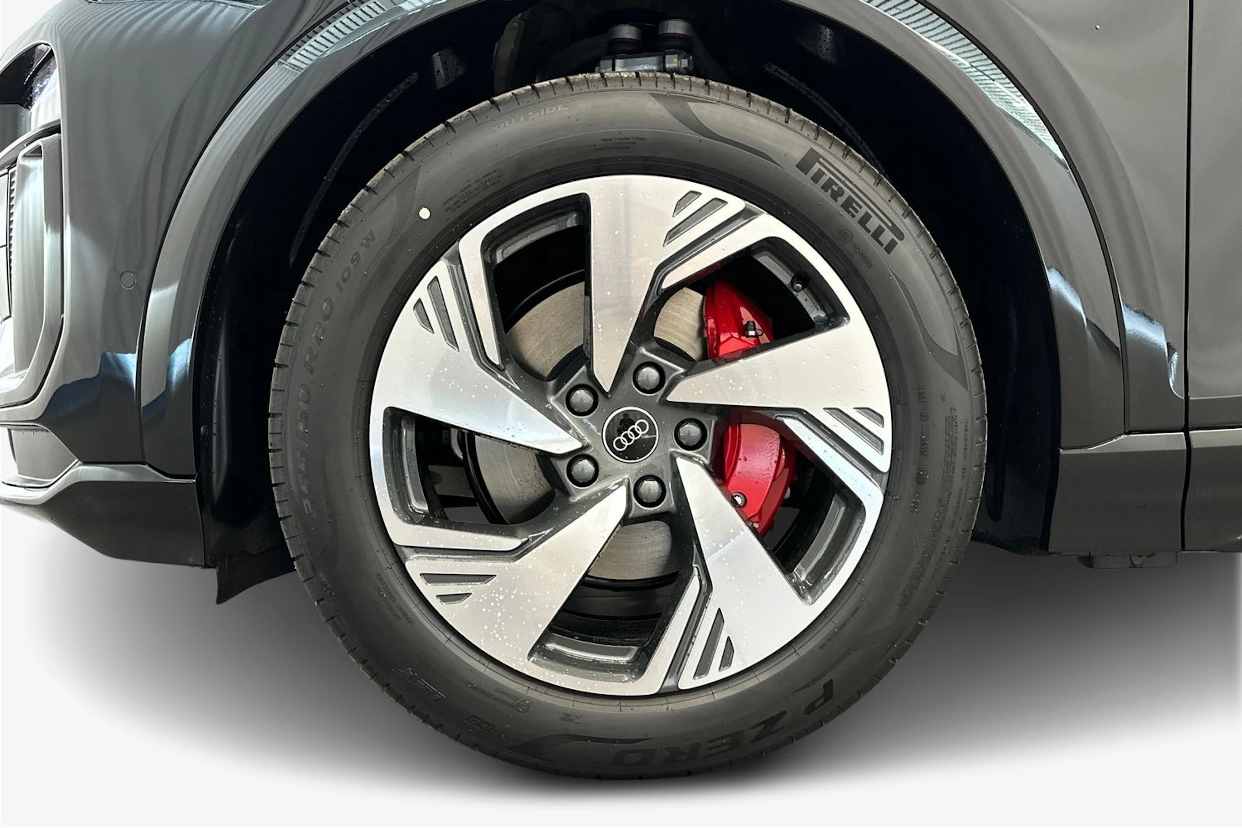 mythos musta Audi Q6 e-tron 2026 kuva 9.