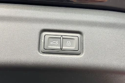 mythos musta Audi Q6 e-tron 2026 kuva 13.