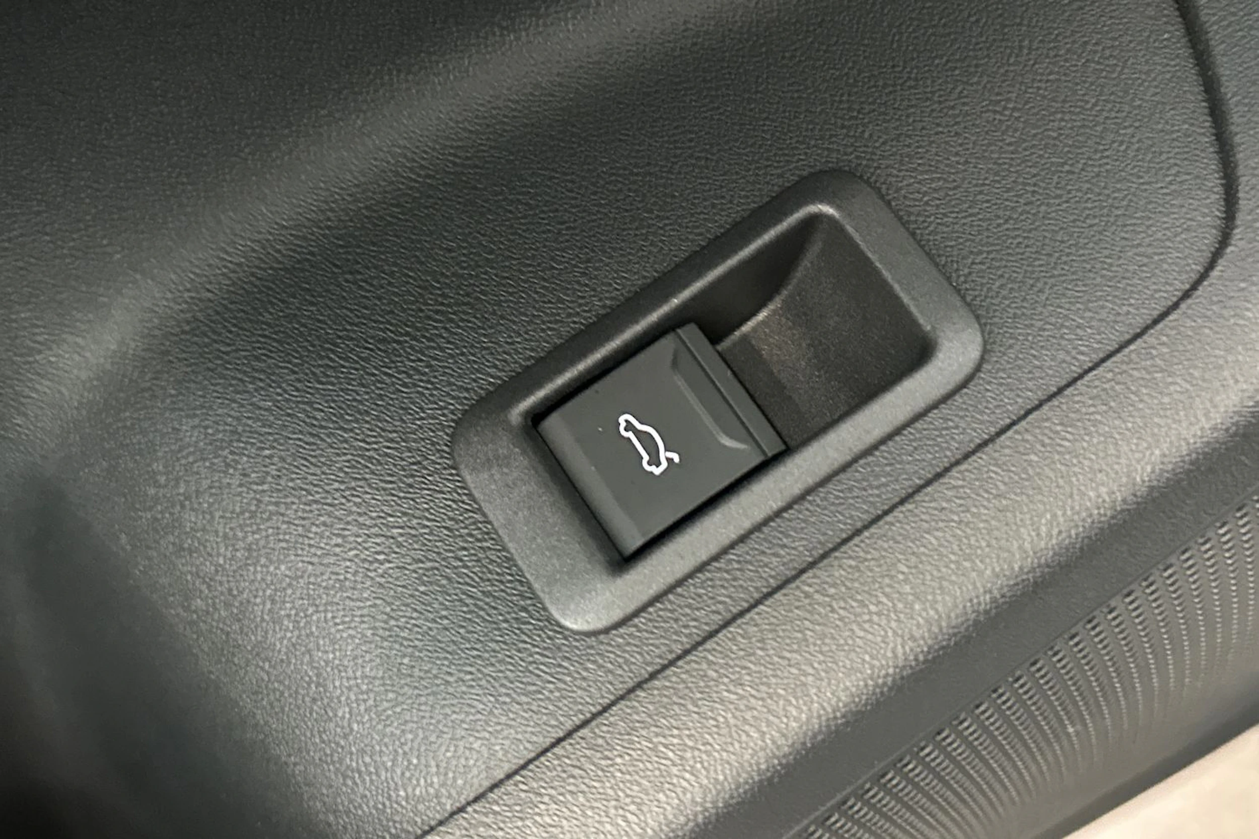 mythos musta Audi Q6 e-tron 2026 kuva 17.