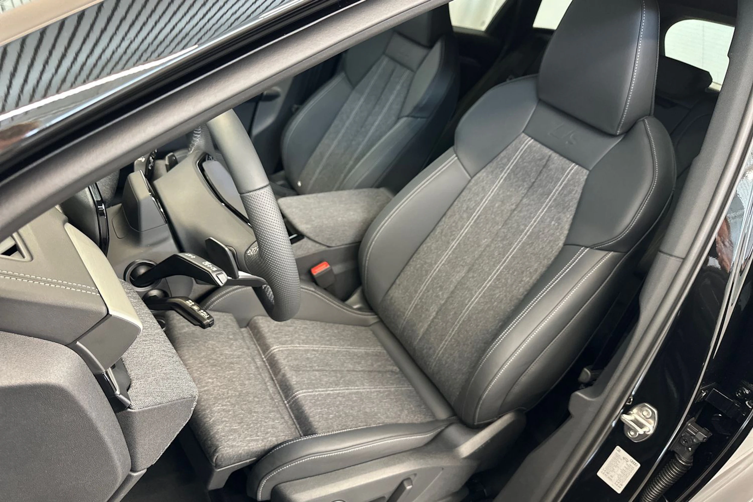 mythos musta Audi Q6 e-tron 2026 kuva 19.