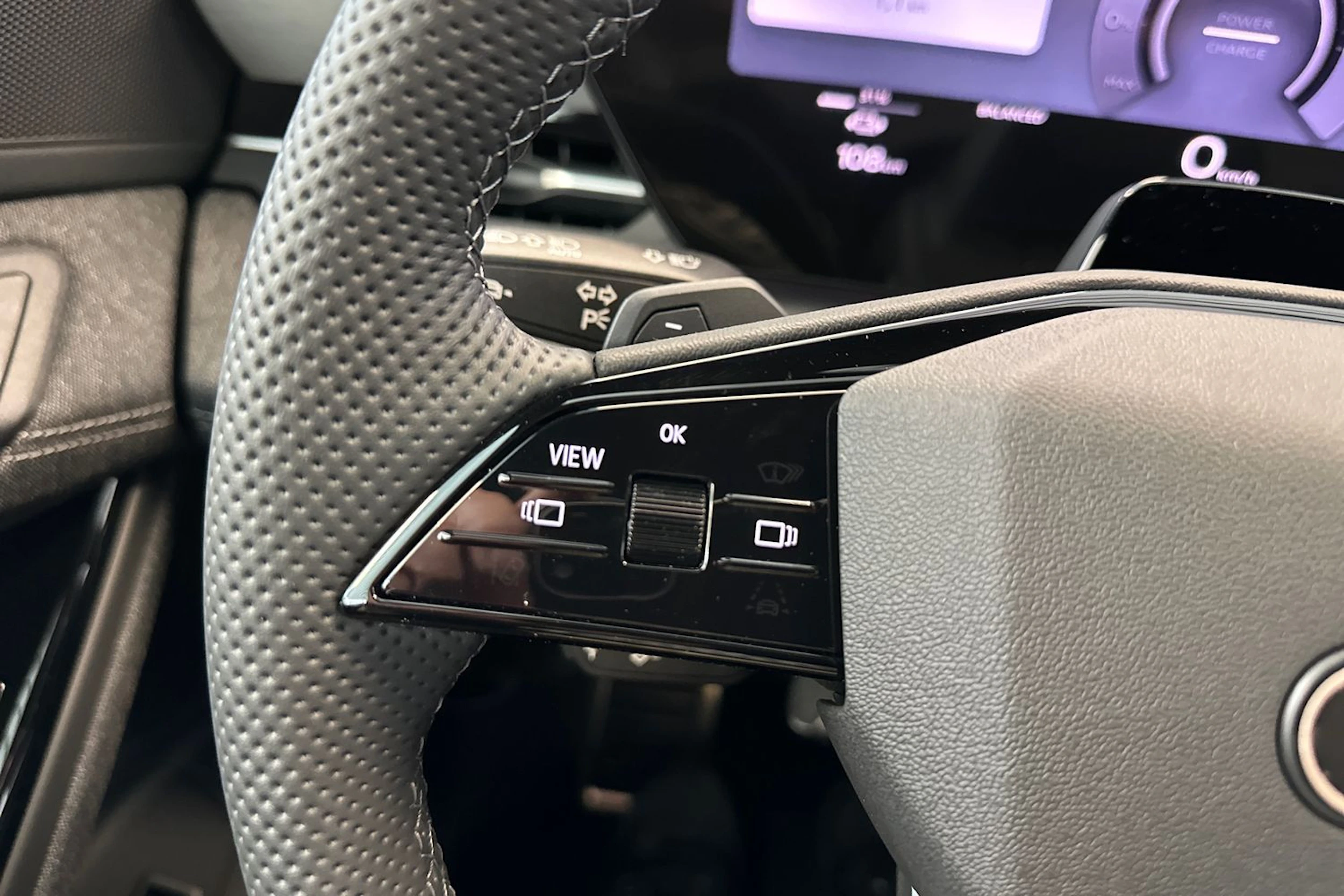 mythos musta Audi Q6 e-tron 2026 kuva 21.