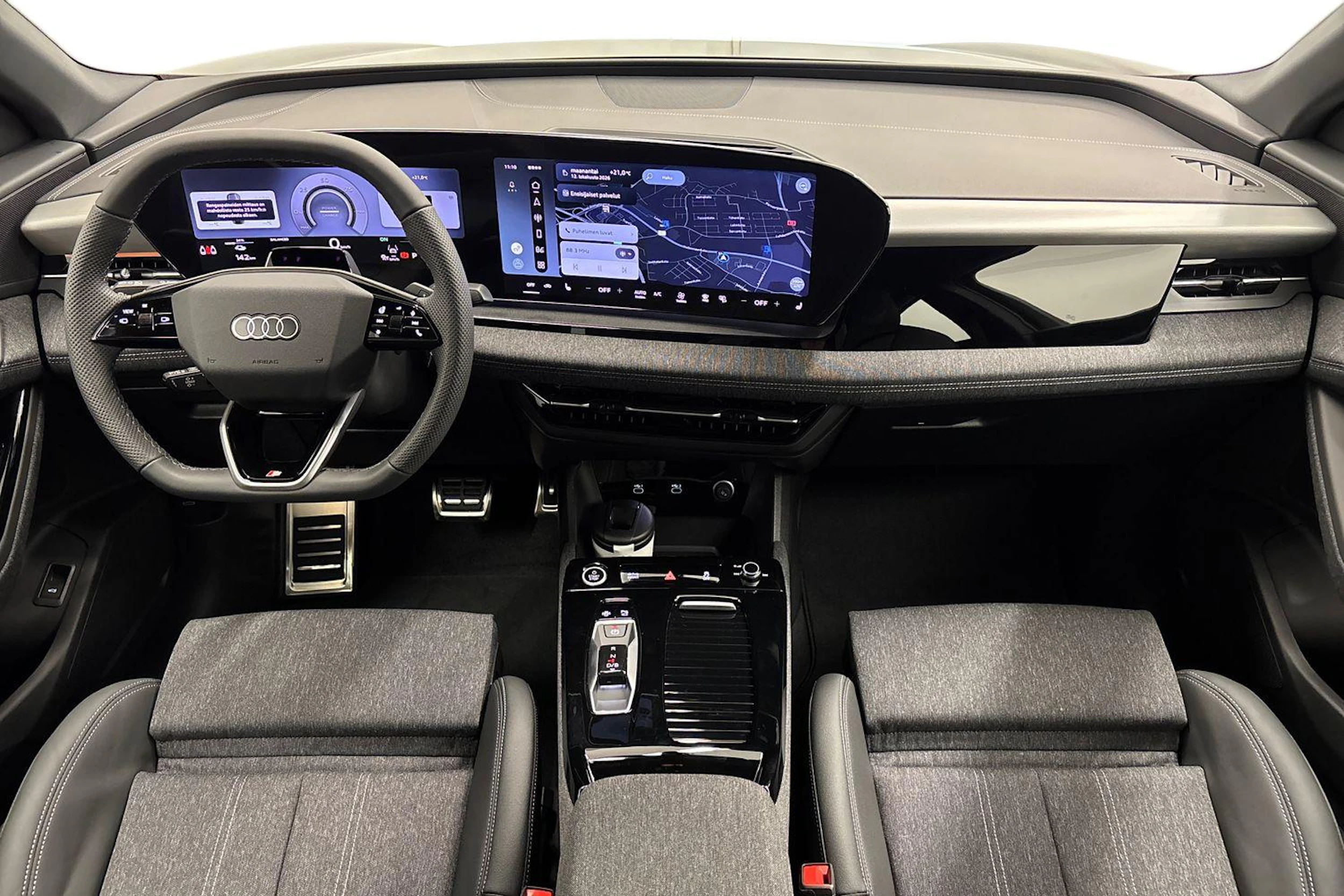 met. musta Audi Q6 e-tron 2026 kuva 7.