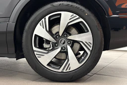 met. musta Audi Q6 e-tron 2026 kuva 10.