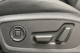 met. musta Audi Q6 e-tron 2026 kuva 12.