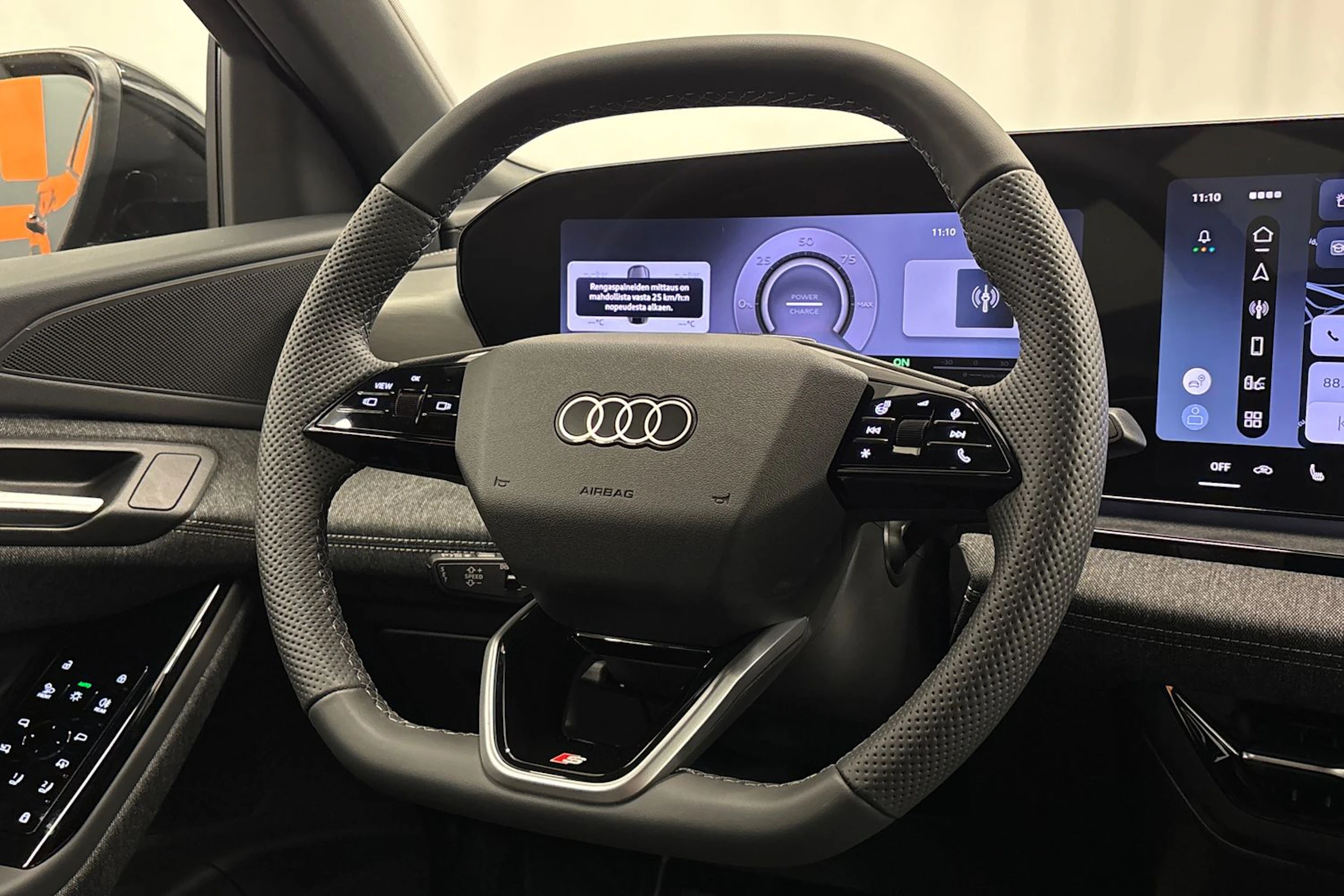 met. musta Audi Q6 e-tron 2026 kuva 14.