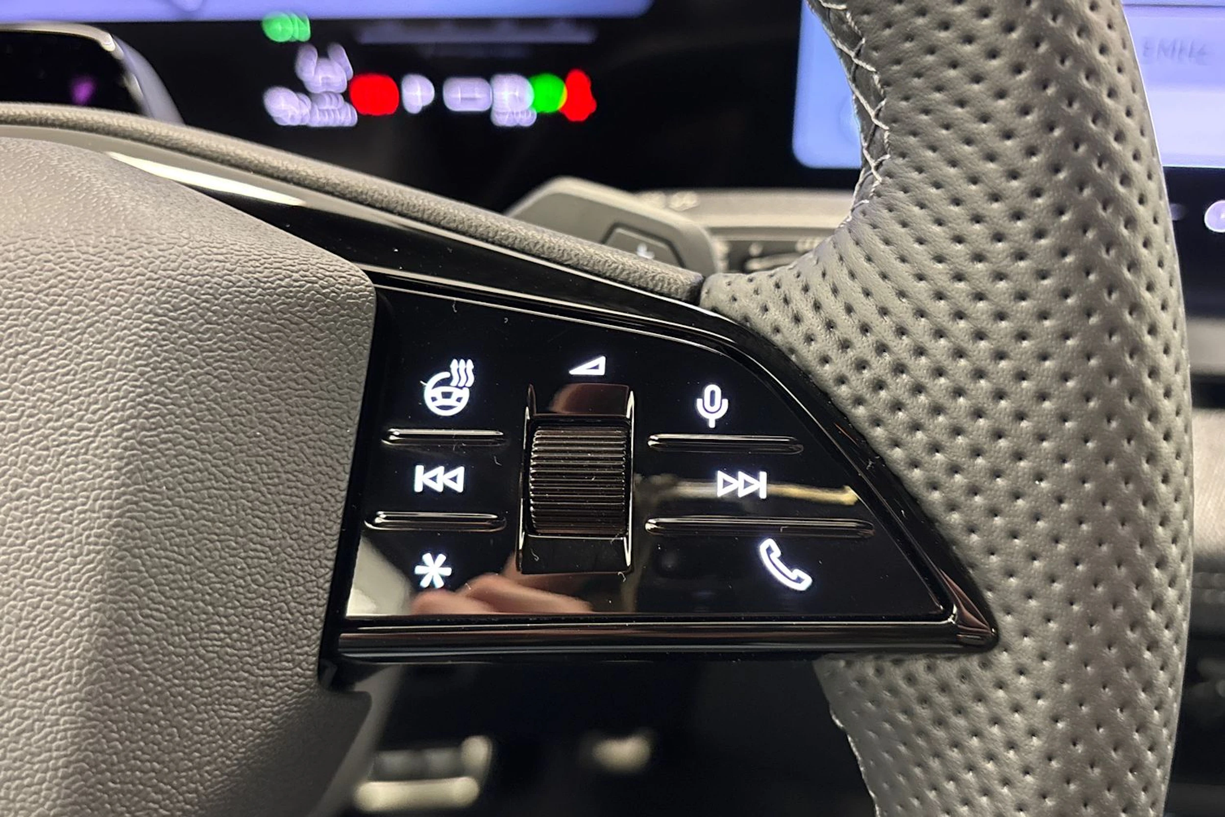 met. musta Audi Q6 e-tron 2026 kuva 16.