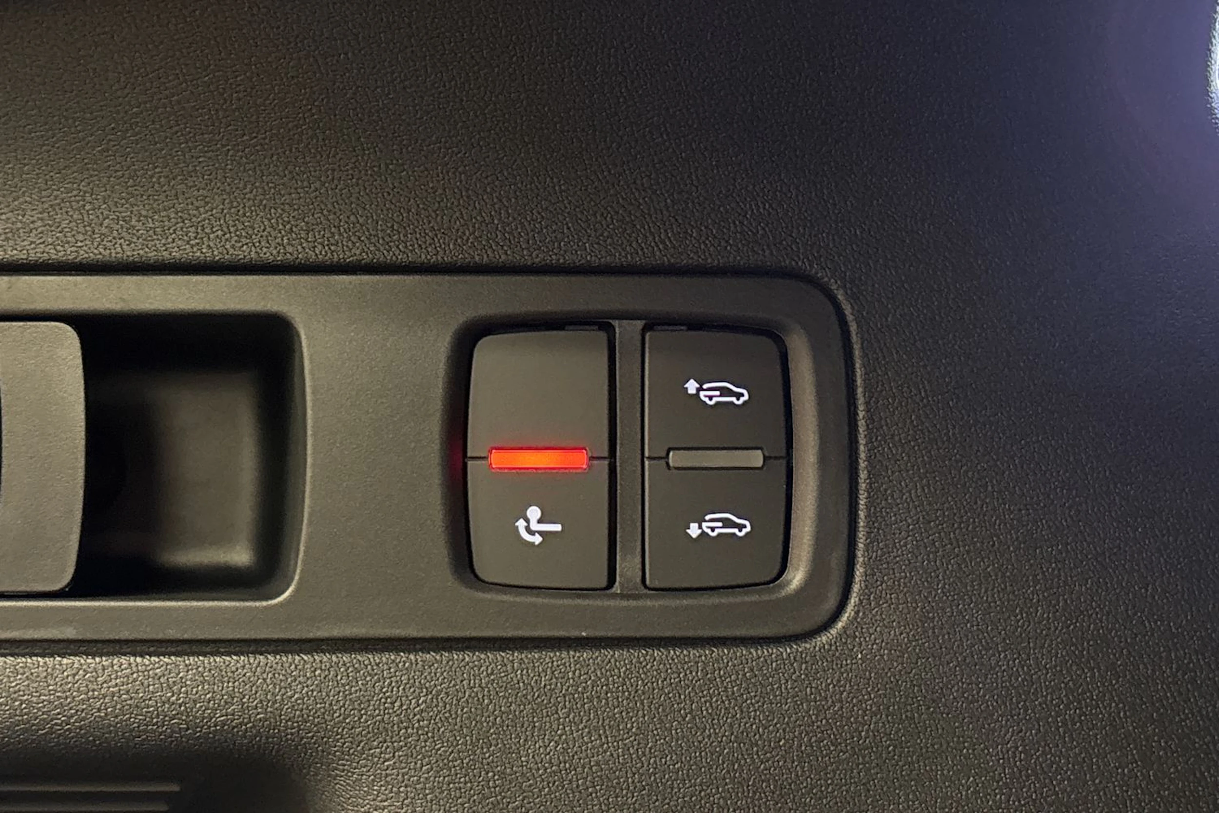 met. musta Audi Q6 e-tron 2026 kuva 32.