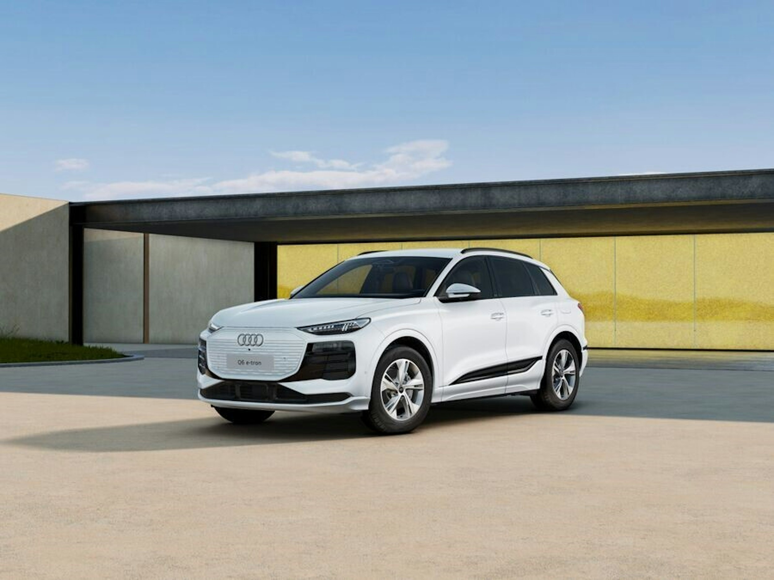 jäätikön valkoinen Audi Q6 e-tron 2026 kuva 1.
