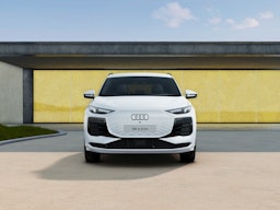 jäätikön valkoinen Audi Q6 e-tron 2026 kuva 6.