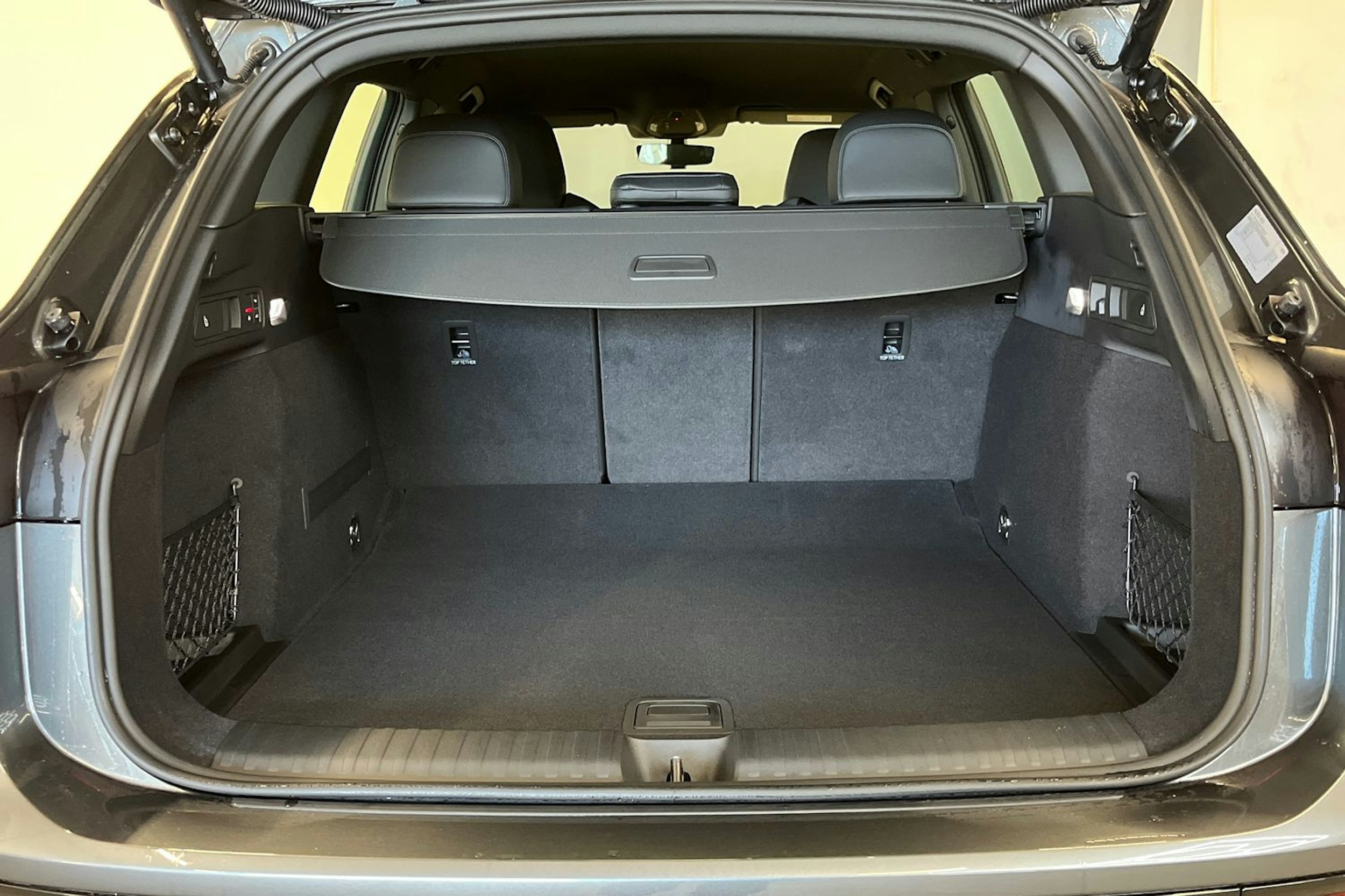 daytona harmaa Audi Q6 e-tron 2026 kuva 5.