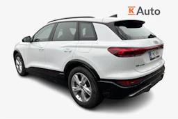 valkoinen Audi Q6 e-tron 2026 kuva 2.