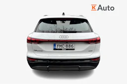 valkoinen Audi Q6 e-tron 2026 kuva 3.