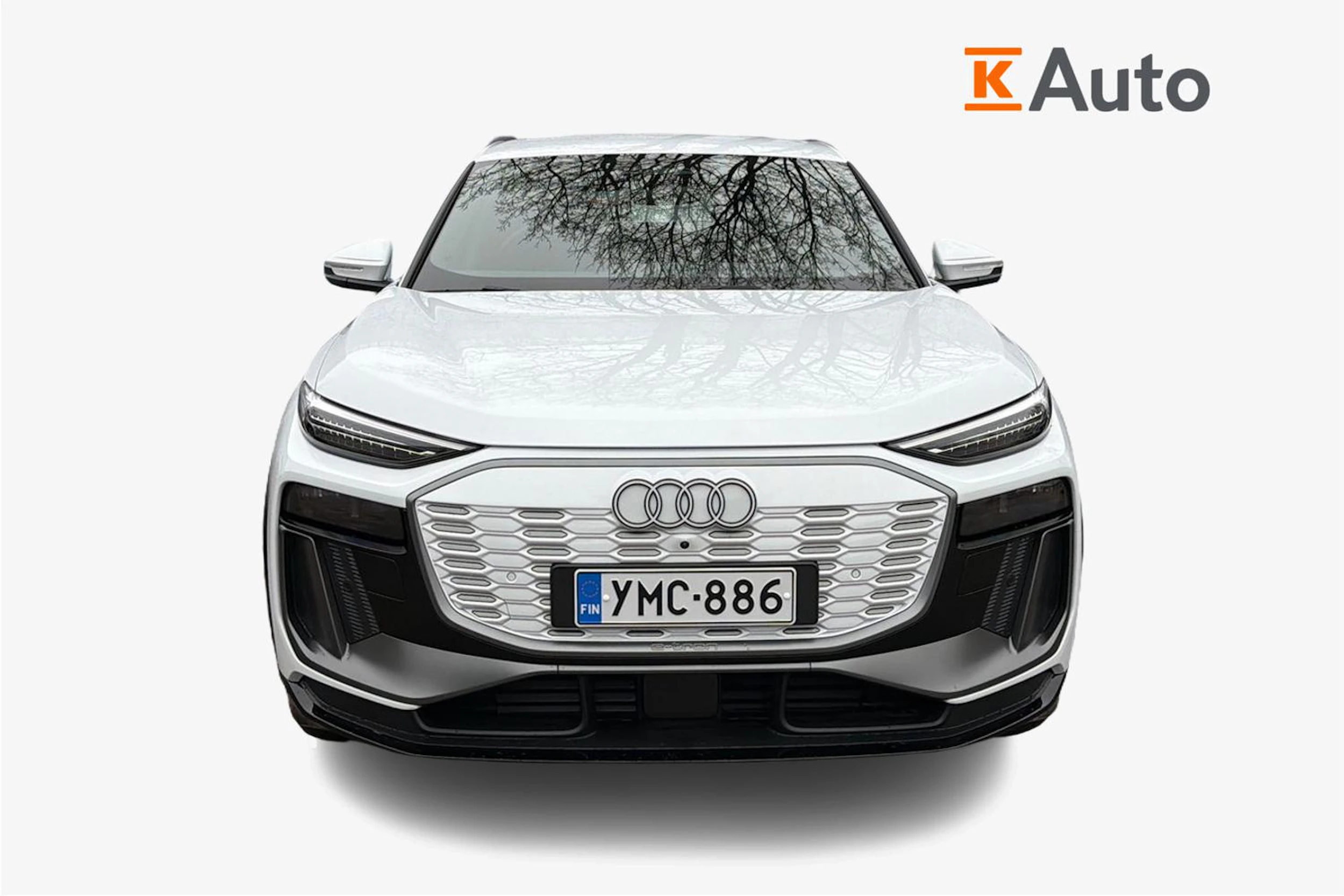 valkoinen Audi Q6 e-tron 2026 kuva 4.