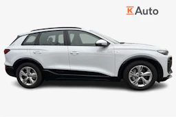 valkoinen Audi Q6 e-tron 2026 kuva 5.