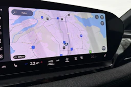 valkoinen Audi Q6 e-tron 2026 kuva 14.