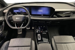 met. harmaa Audi Q6 e-tron 2026 kuva 7.