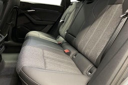 met. harmaa Audi Q6 e-tron 2026 kuva 8.