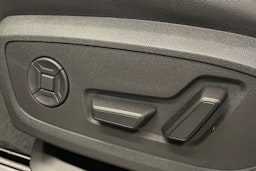 met. harmaa Audi Q6 e-tron 2026 kuva 12.