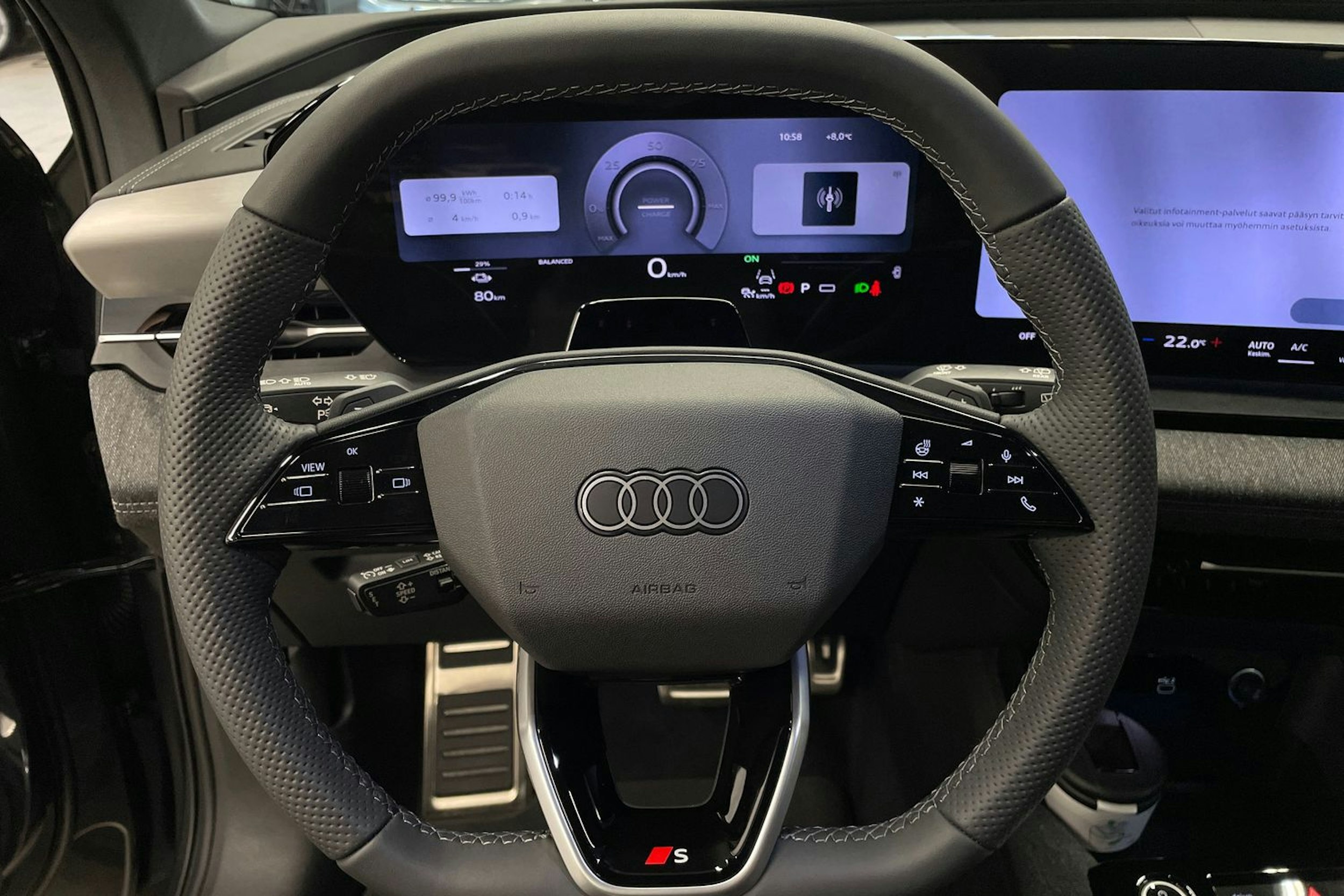 met. harmaa Audi Q6 e-tron 2026 kuva 13.