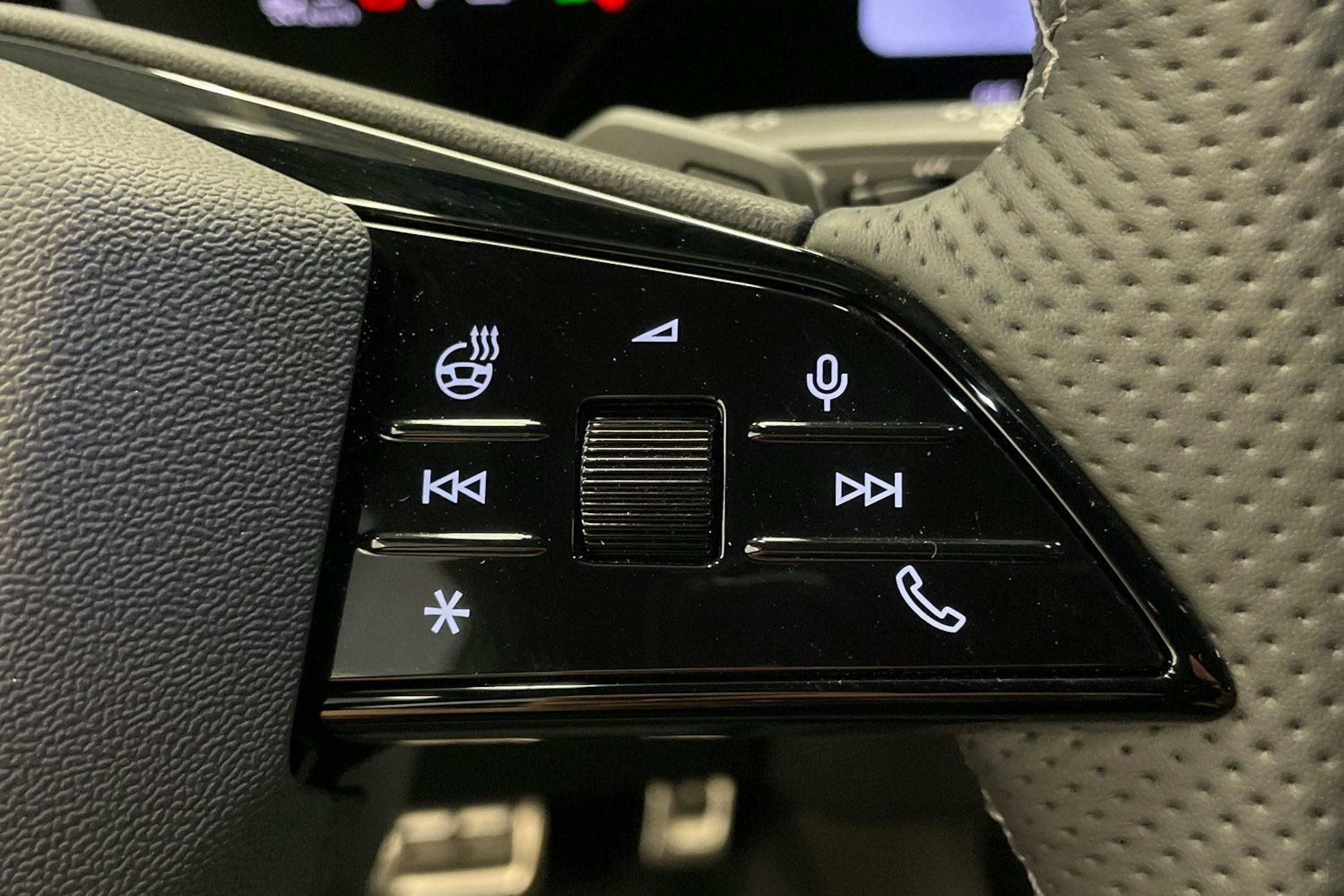 met. harmaa Audi Q6 e-tron 2026 kuva 15.