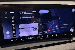 met. harmaa Audi Q6 e-tron 2026 kuva 18.