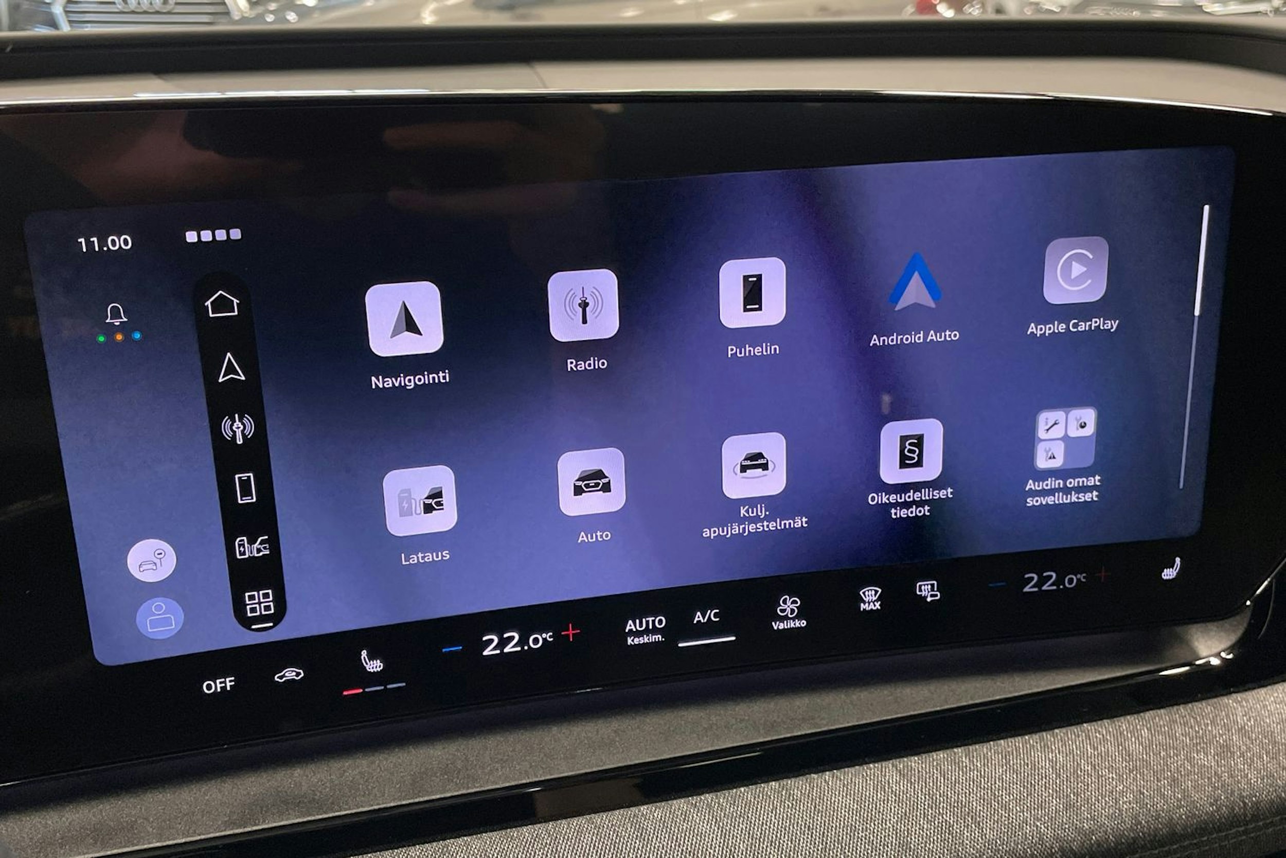 met. harmaa Audi Q6 e-tron 2026 kuva 19.