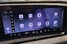 met. harmaa Audi Q6 e-tron 2026 kuva 19.