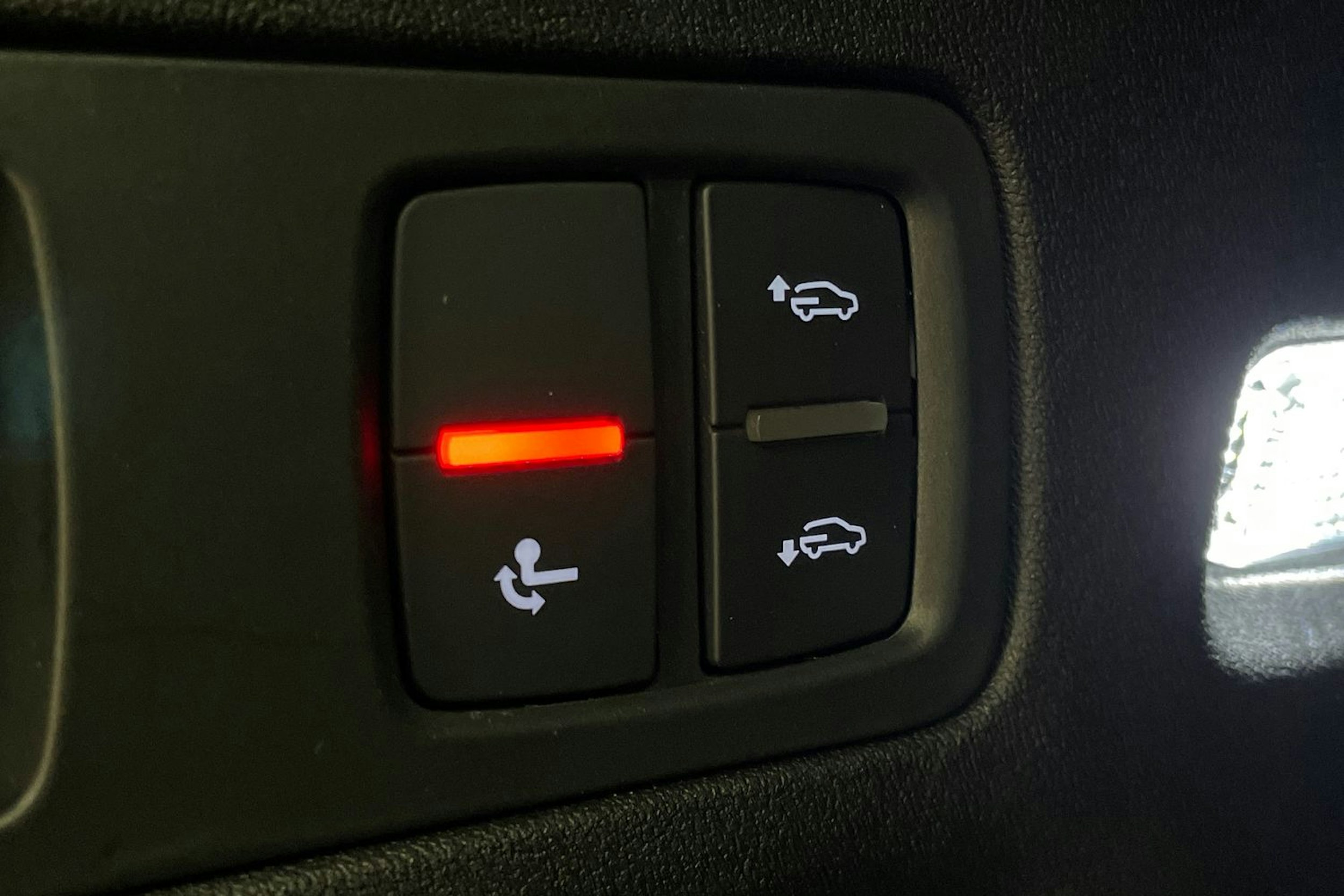 met. harmaa Audi Q6 e-tron 2026 kuva 24.