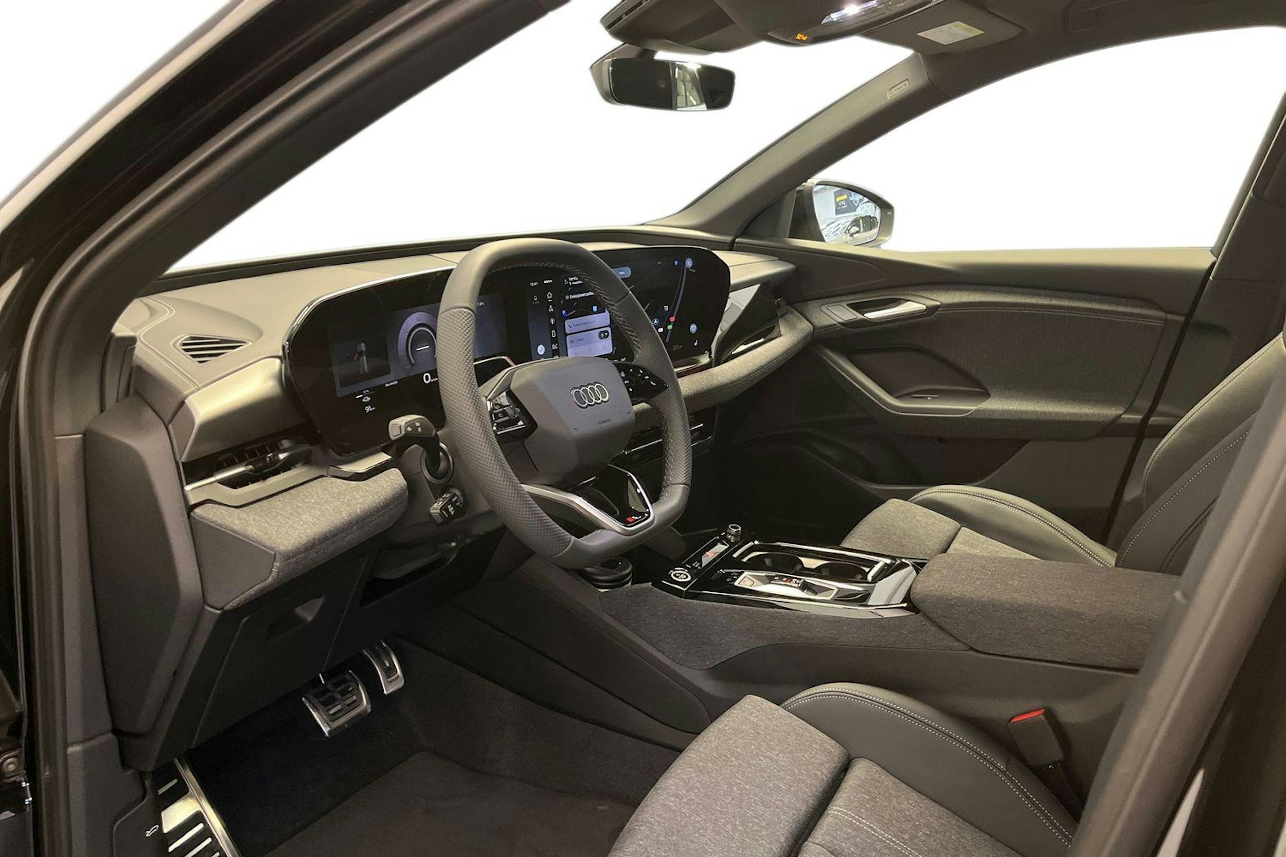 mythos musta Audi Q6 e-tron 2026 kuva 3.