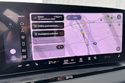 harmaa Audi Q6 e-tron 2026 kuva 12.