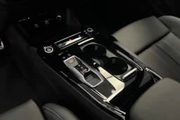 daytona harmaa Audi Q6 e-tron 2026 kuva 14.