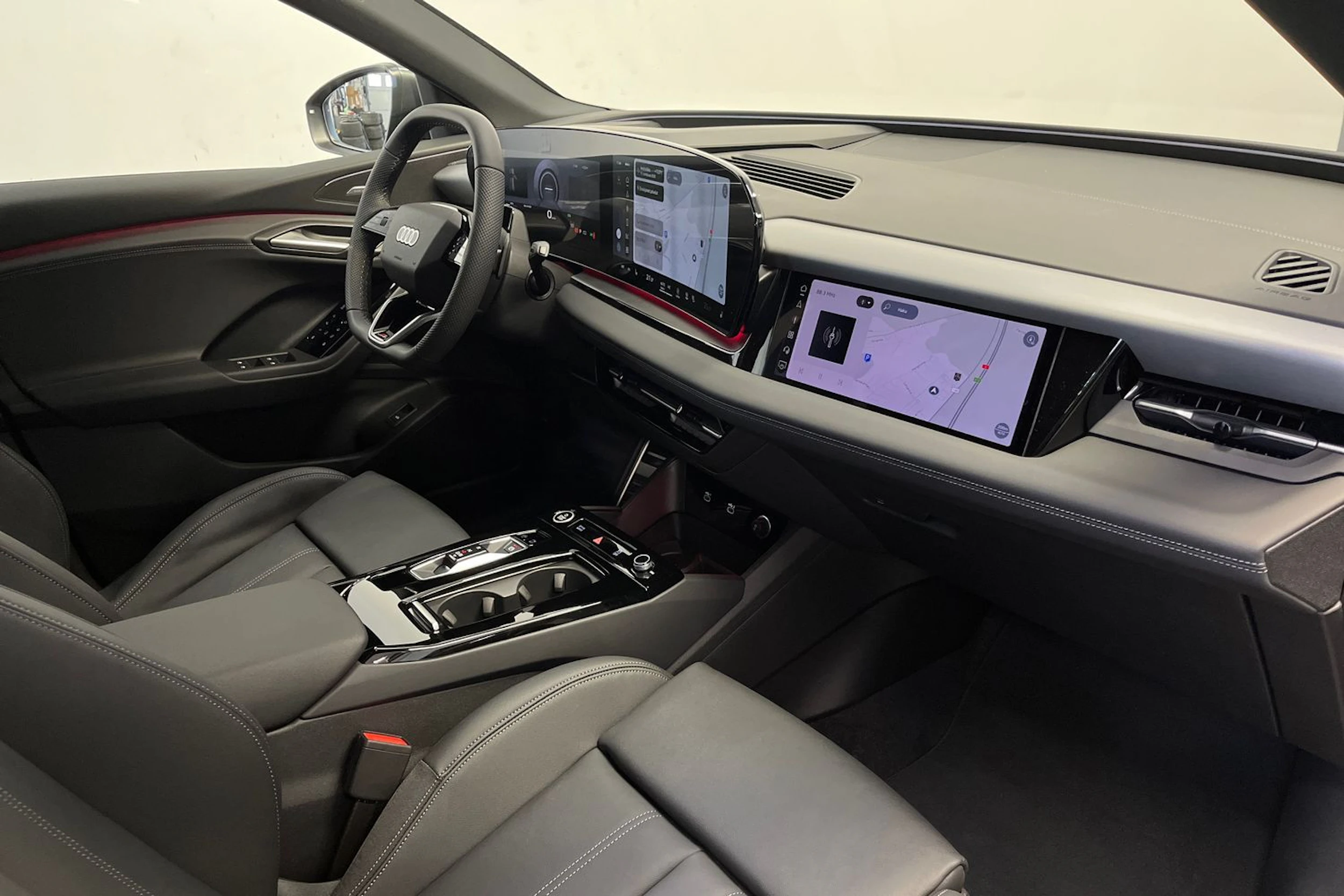 daytona harmaa Audi Q6 e-tron 2026 kuva 15.