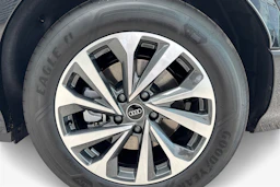 musta Audi Q6 e-tron 2026 kuva 9.