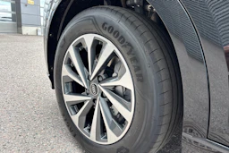 musta Audi Q6 e-tron 2026 kuva 10.
