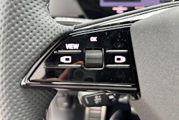 musta Audi Q6 e-tron 2026 kuva 13.