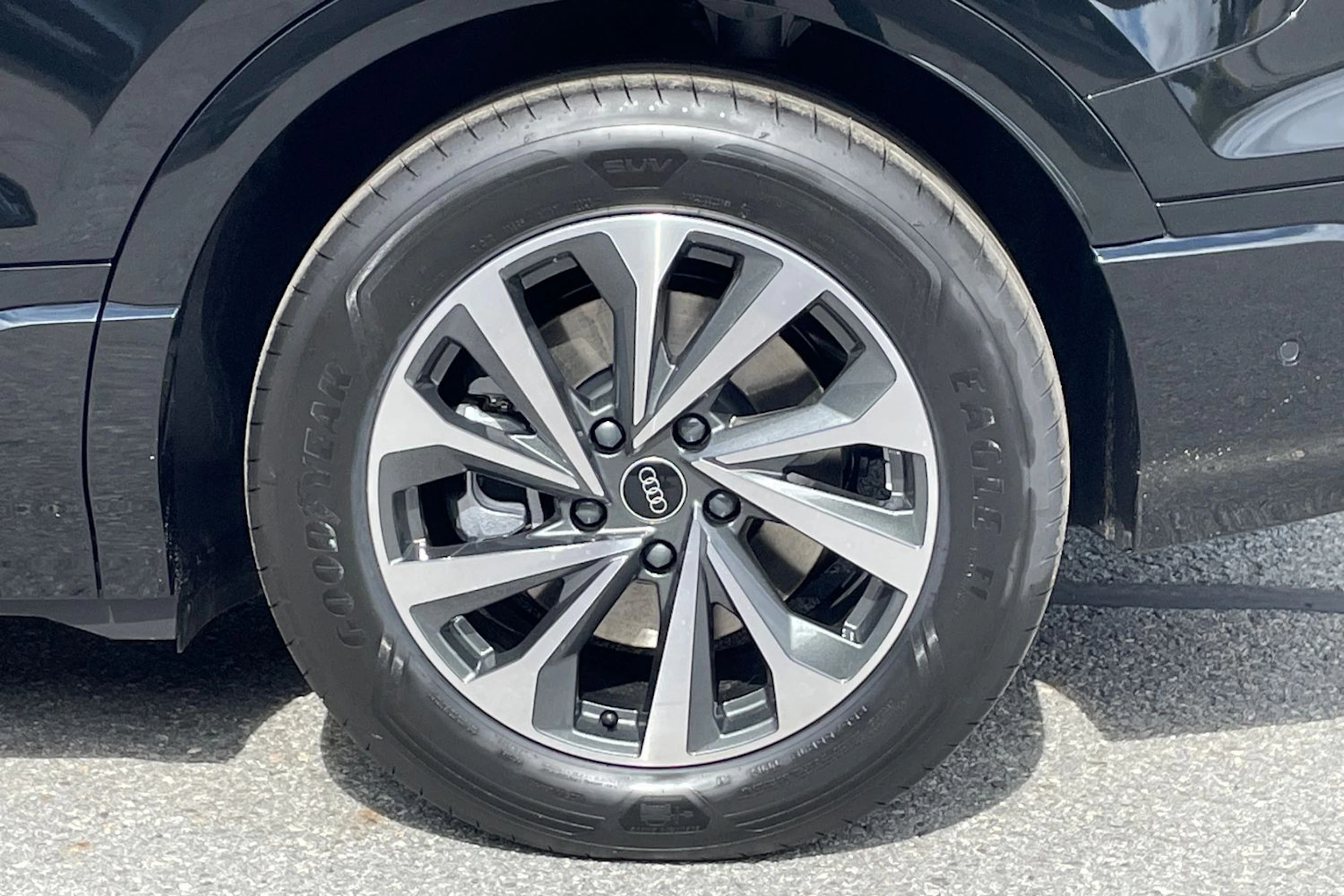musta Audi Q6 e-tron 2026 kuva 10.