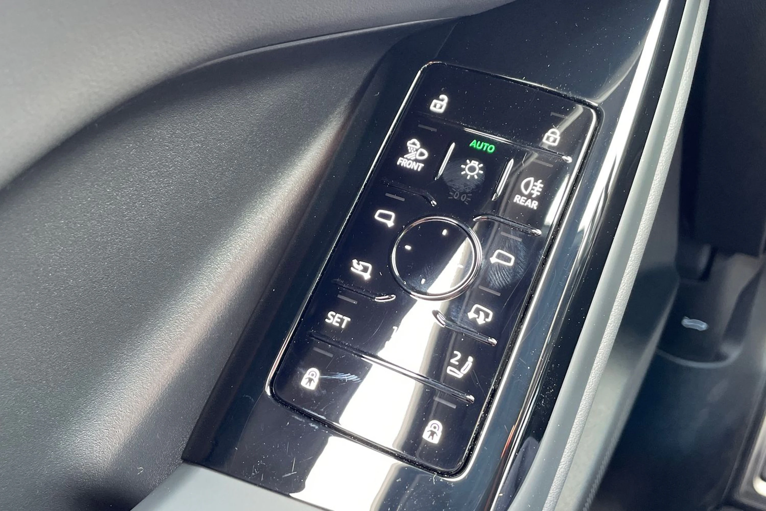 musta Audi Q6 e-tron 2026 kuva 21.