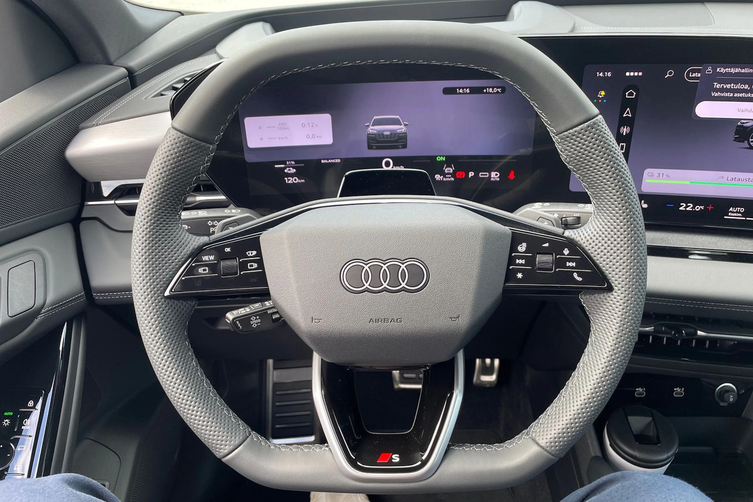 musta Audi Q6 e-tron 2026 kuva 28.