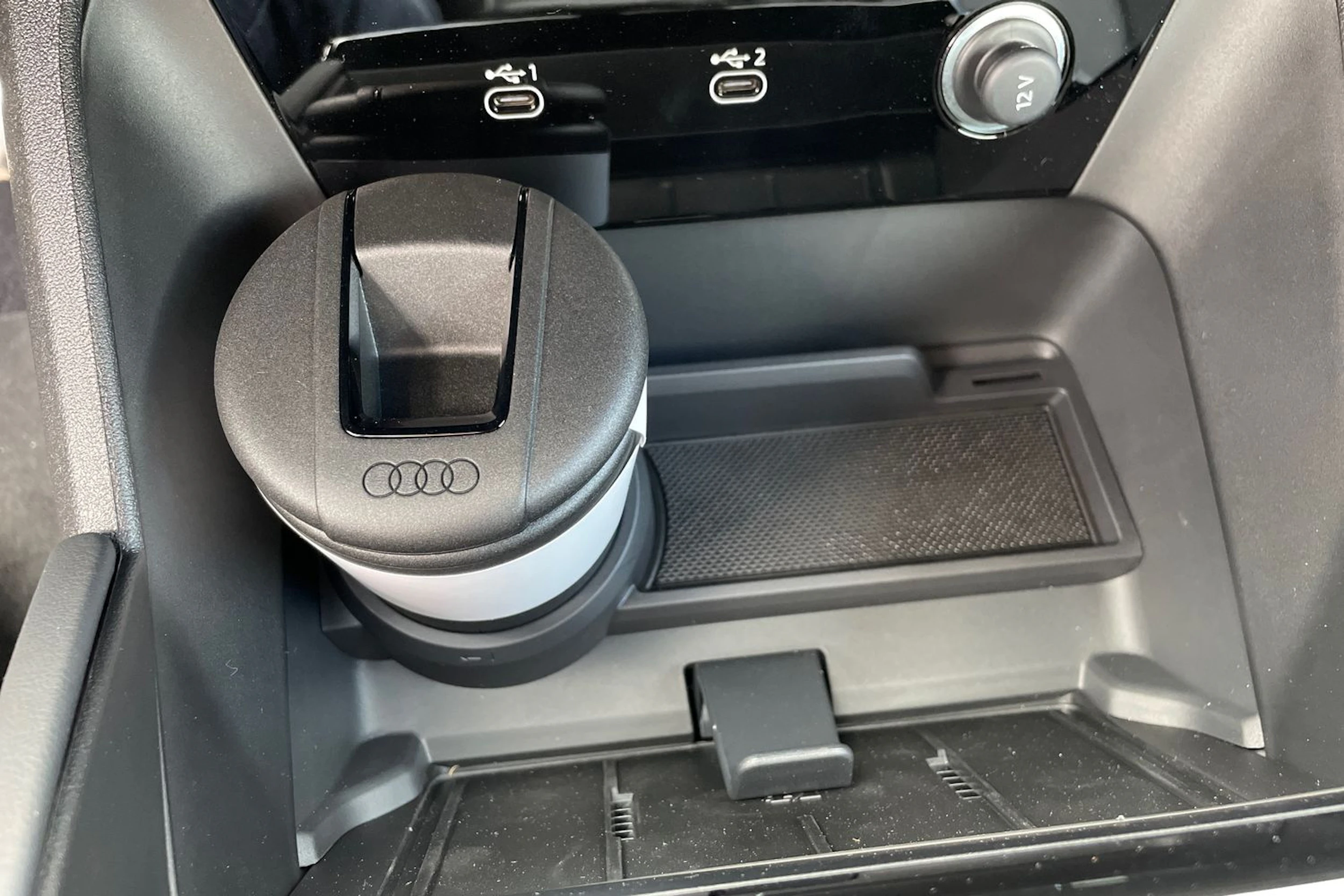 musta Audi Q6 e-tron 2026 kuva 29.